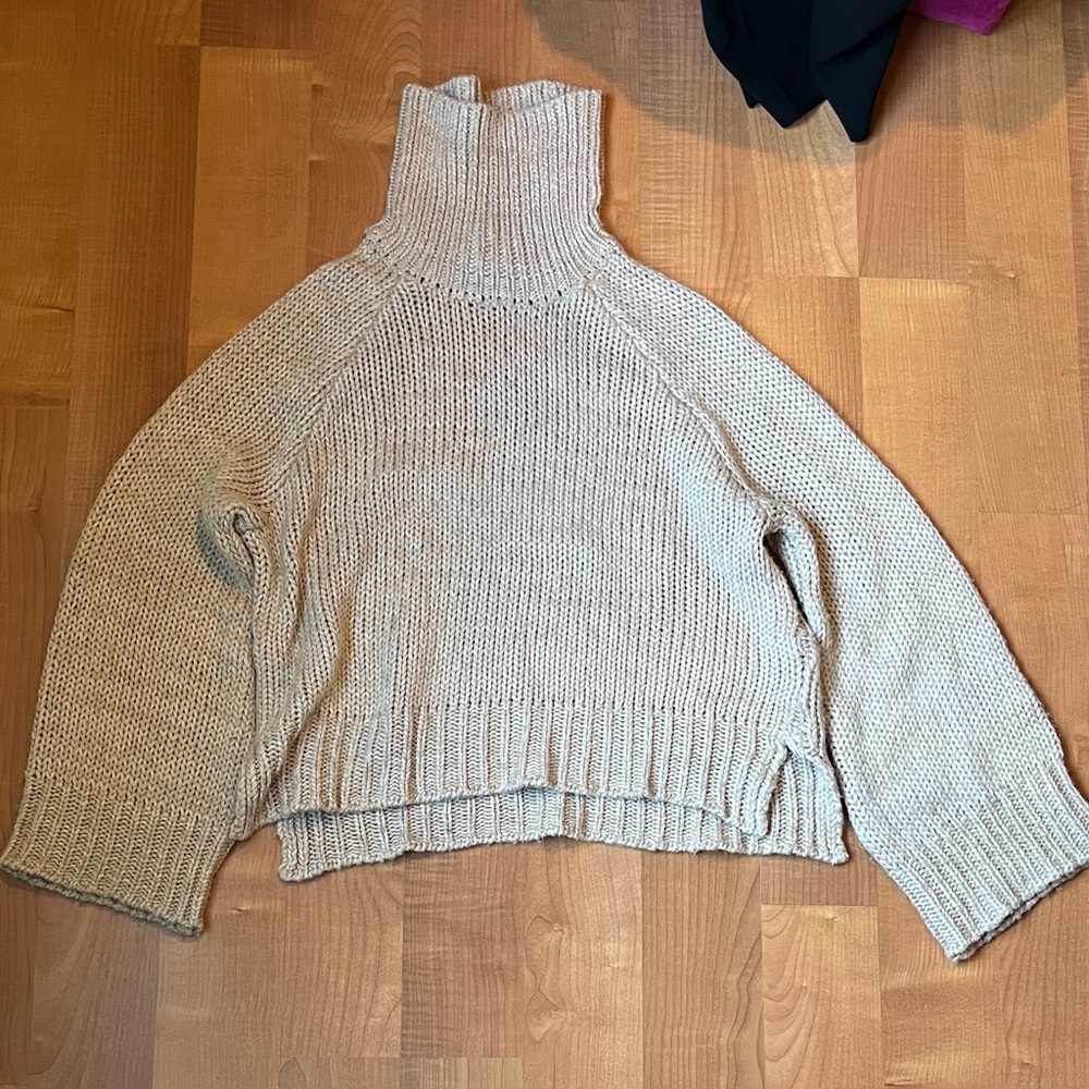H&M Beige Knit Turtleneck Sweater